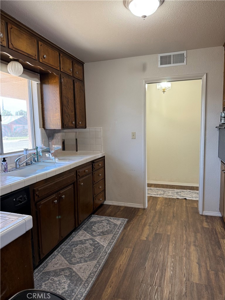 521 Adams Dr, Chowchilla, CA 93610