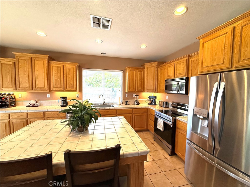9190 Hunters Creek, Chowchilla, CA 93610