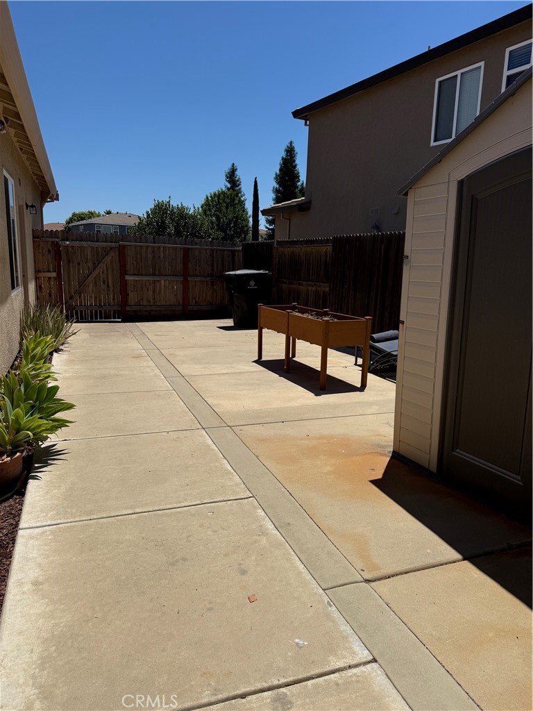 9190 Hunters Creek, Chowchilla, CA 93610