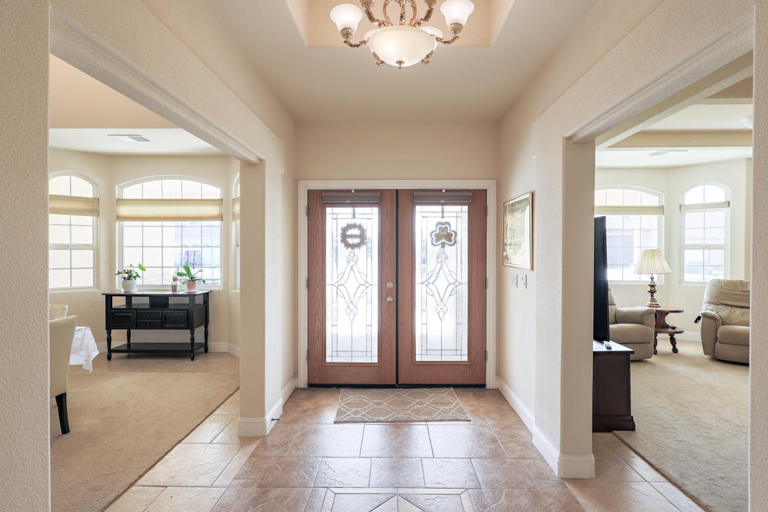 8340 Lake Shore Dr, Chowchilla, CA 93610