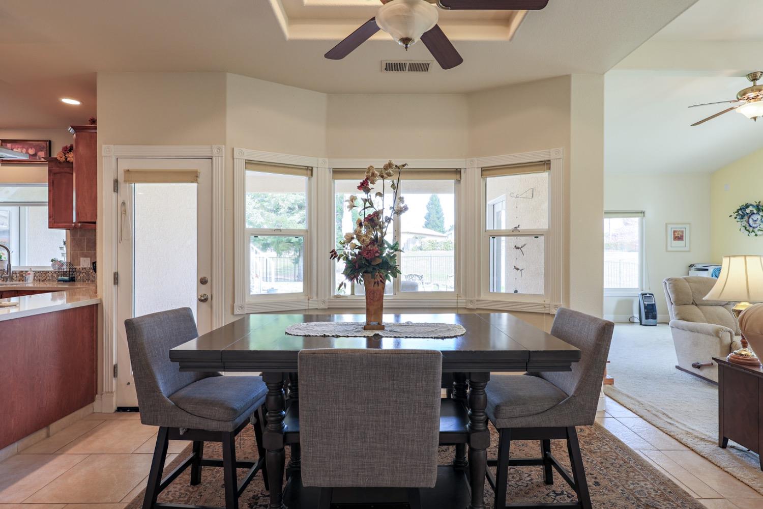 8340 Lake Shore Dr, Chowchilla, CA 93610