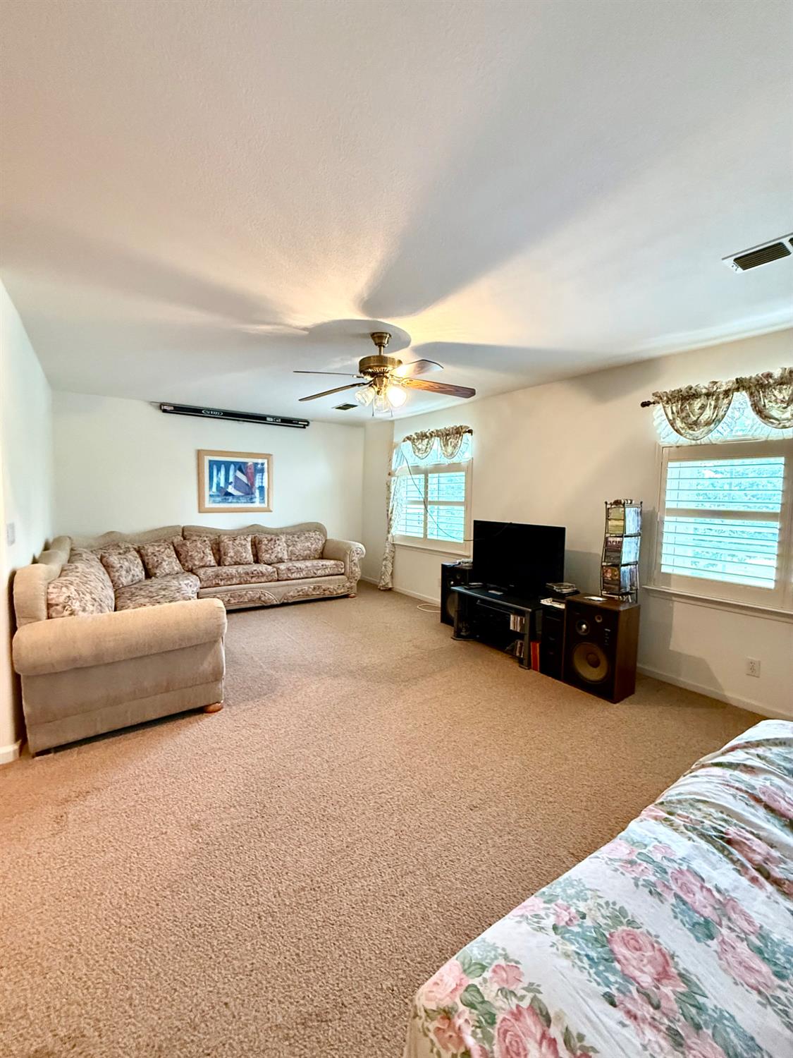 9200 Hunters Creek Way, Chowchilla, CA 93610