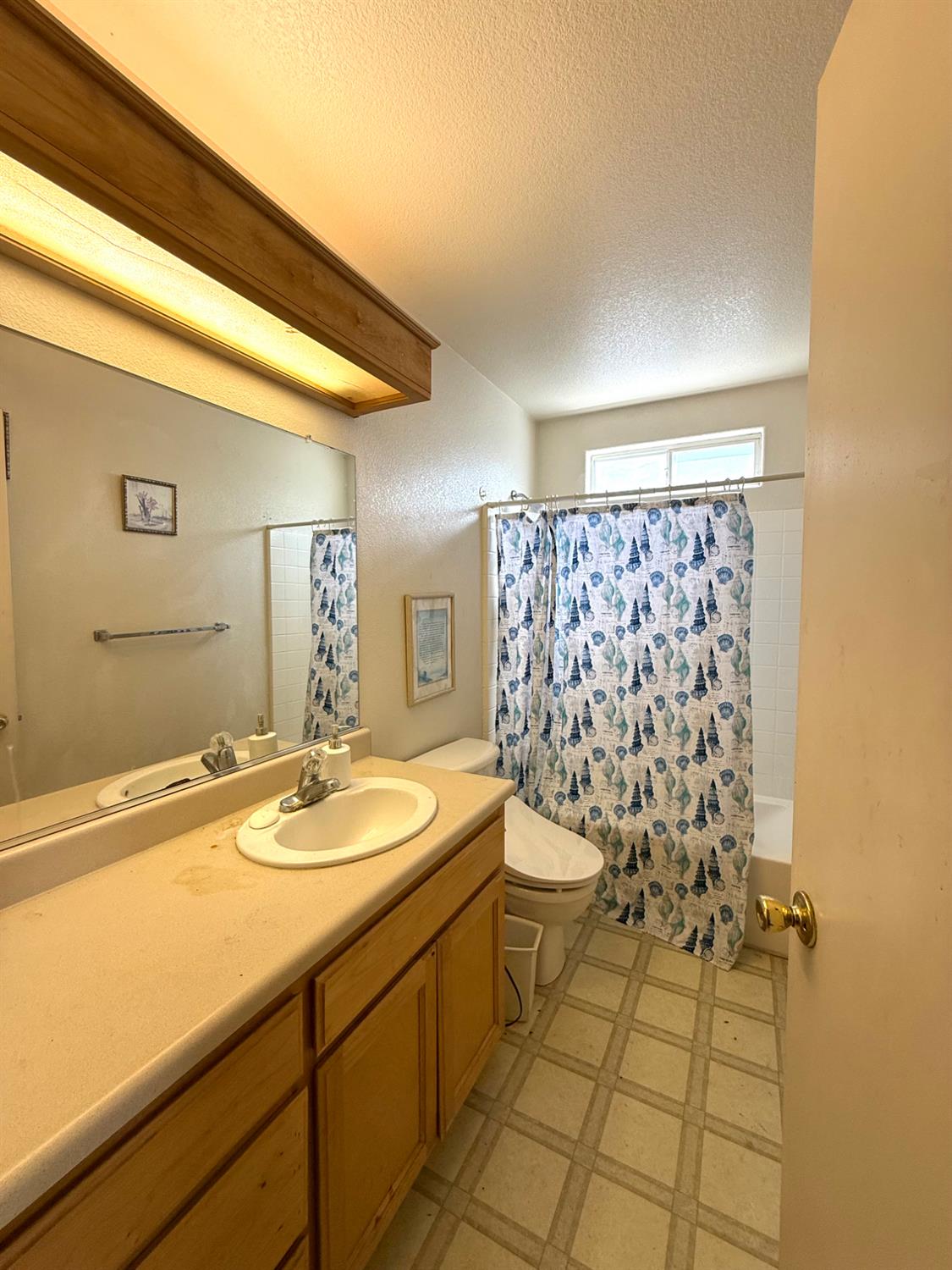 2034 McPherson Ave, Dos Palos, CA 93620